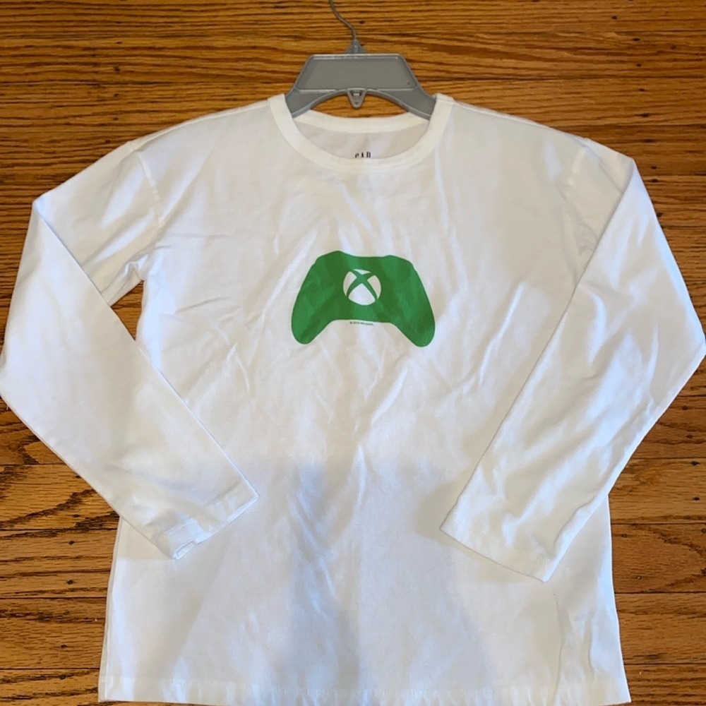 Gap Xbox size. Medium shirt
